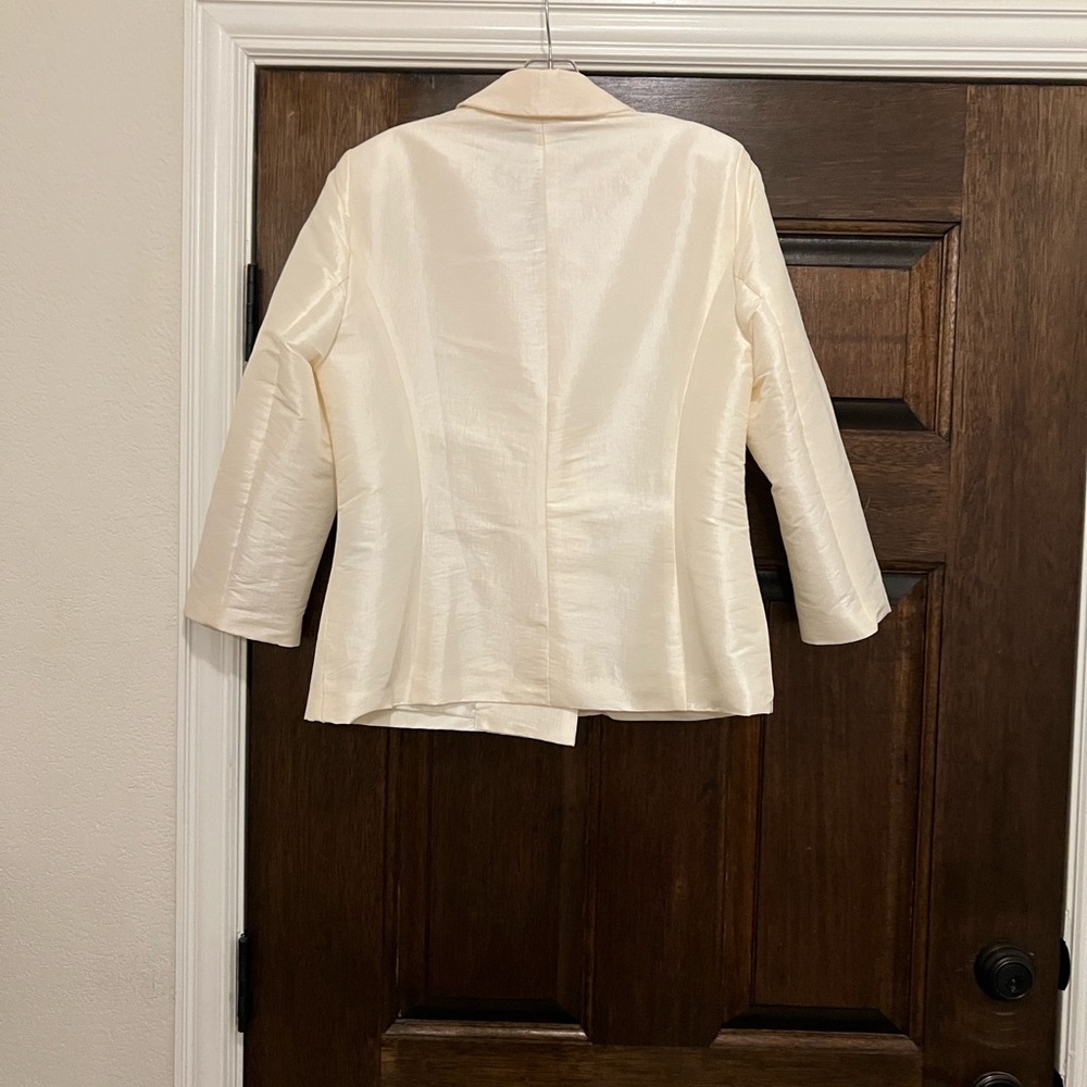 Nicole Off White Women’s Suit with Subtle Sheen Size 14 - Picture 6 of 12